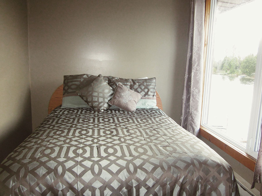 Sauble River Lodge Bedroom Accommodations